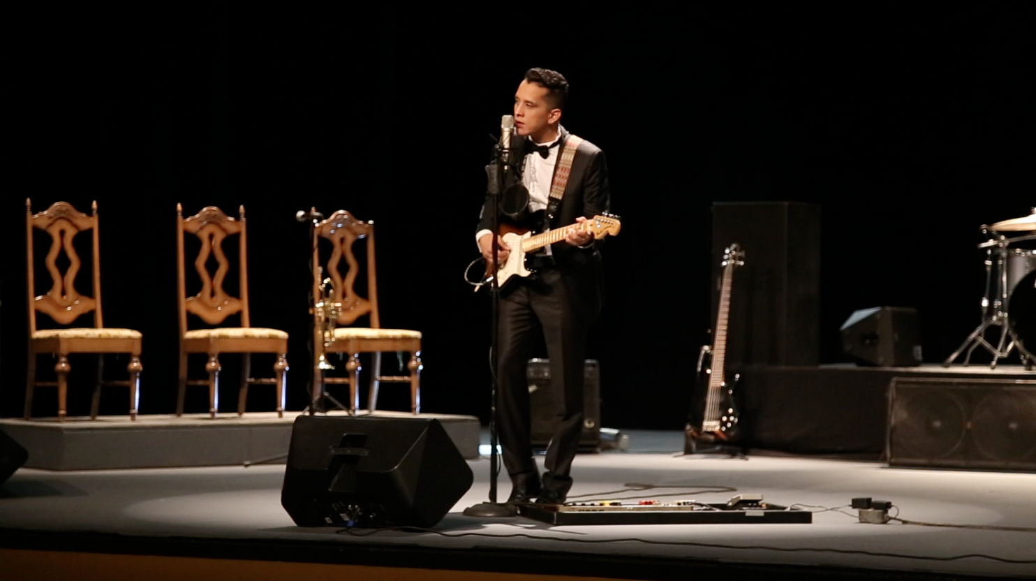 Fernando Rodríguez para la portada de su canción volaste